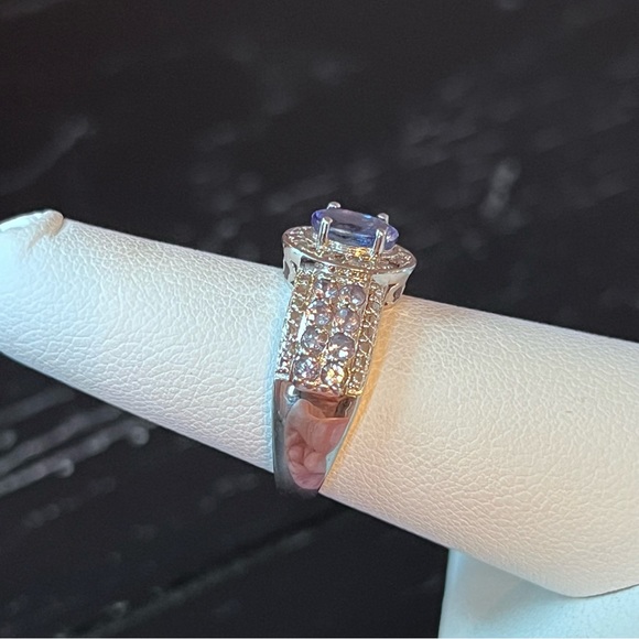 ⭐️ QVC Purple CZ with light purple side stones Sterling Silver Ring Size 6 - Picture 11 of 14
